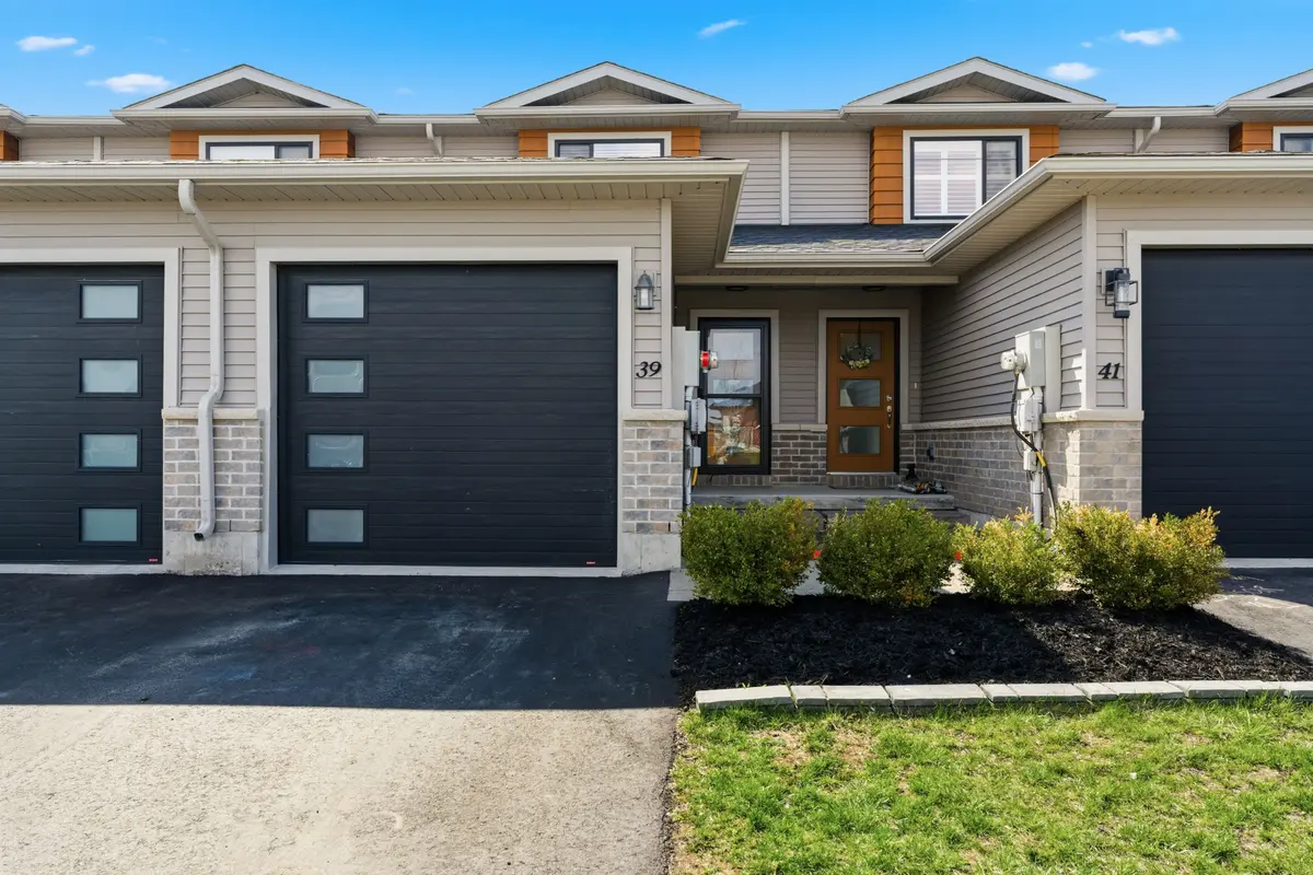 39 Ridgeway PL, Belleville, ON K8P 5G3