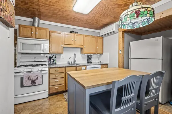 300 County Road 27100, Honey Grove, TX 75446