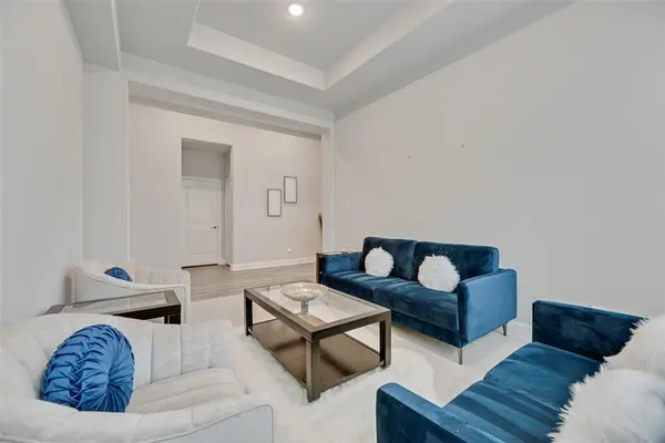 643 Woodridge Drive, Oak Point, TX 75068