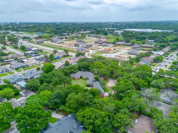 2215 California Lane, Arlington, TX 76015