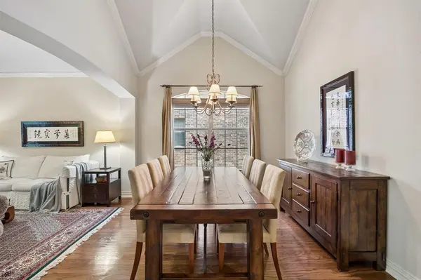 2209 Stonehenge Lane, Lewisville, TX 75056