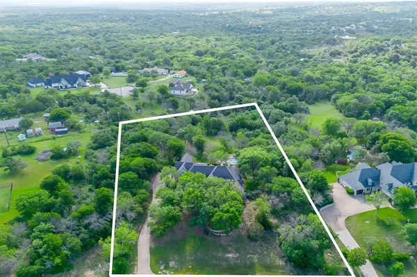 305 Covered Bridge Drive, Fort Worth, TX 76108