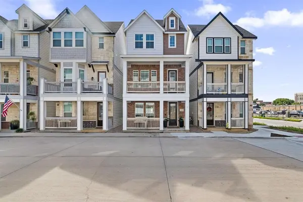 203 S Village Way, Lewisville, TX 75057