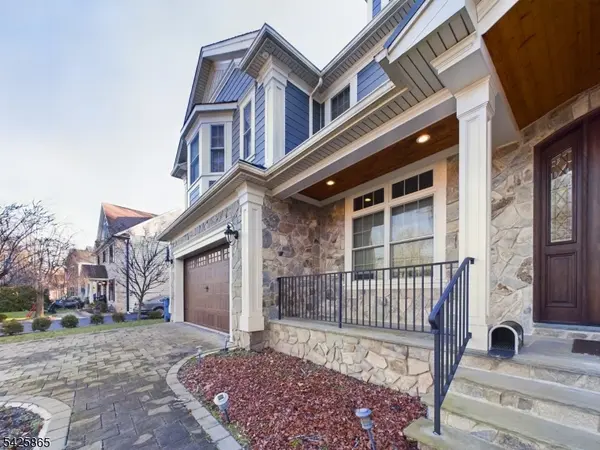 301 Garrett Rd, Mountainside Boro, NJ 07092