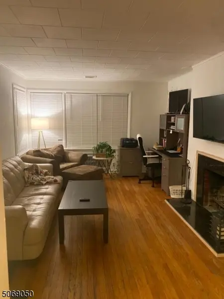 28 Stagaard Pl, Fanwood Boro, NJ 07023