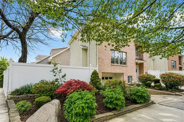 68 Eltingville BLVD, Staten  Island, NY 10312