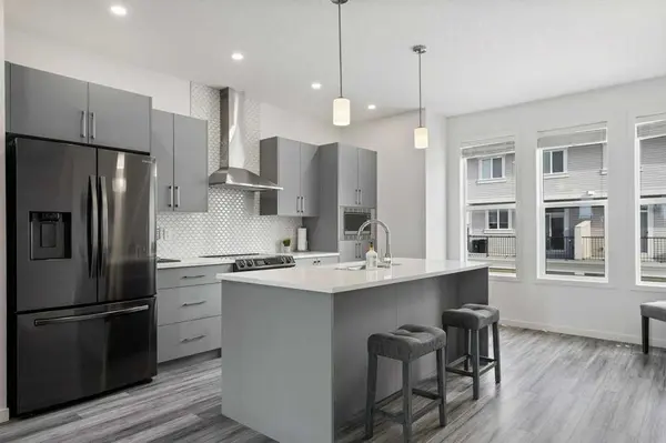 409 South Point LN SW, Airdrie, AB T4B 5G8