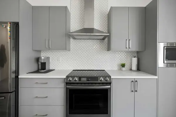 409 South Point LN SW, Airdrie, AB T4B 5G8