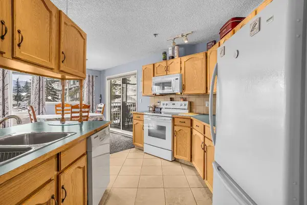 1080A Cougar Creek DR #104, Canmore, AB T1W 1A4