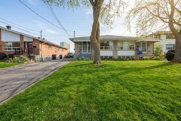 6 Ailsa Craig CT, Toronto C07, ON M2R 2B8