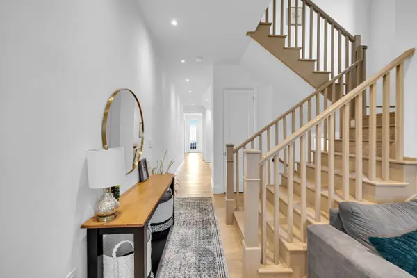 1567 Scarlett TRL E, Pickering, ON L1V 2P8