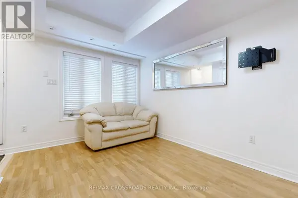 312 John ST #181, Markham, ON L3T 0A7