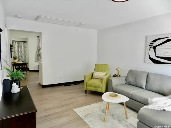 1030 Hochelaga STREET W, Moose Jaw, SK S6H 2H9