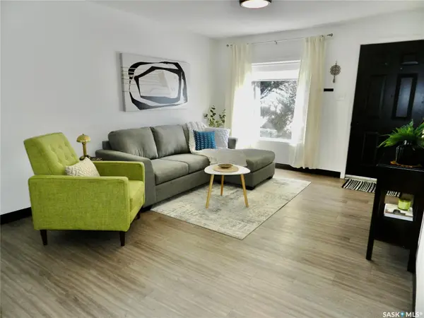 1030 Hochelaga STREET W, Moose Jaw, SK S6H 2H9
