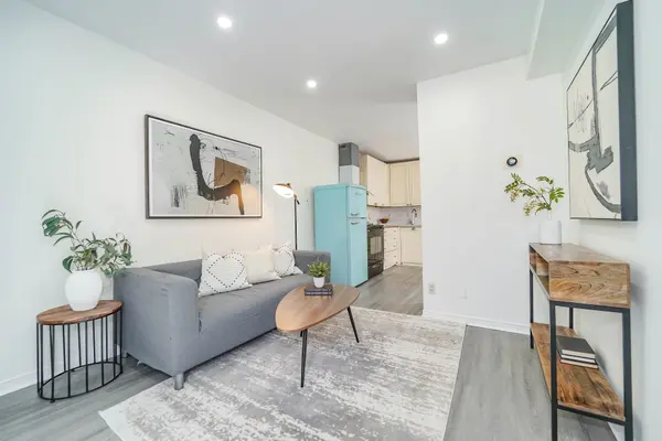 47 Greendale AVE #Upper, Toronto W03, ON M6N 4P4