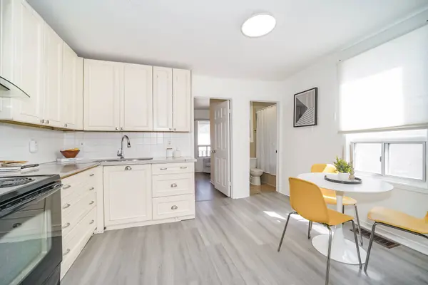 47 Greendale AVE #Upper, Toronto W03, ON M6N 4P4