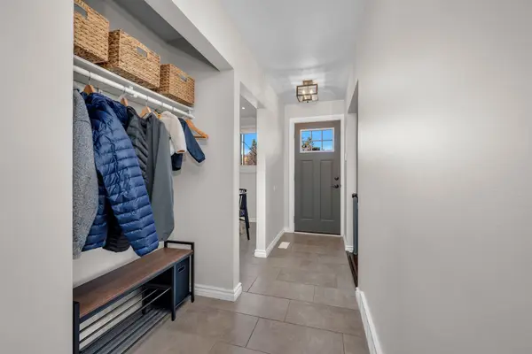 2052 Valley DR, Elmvale Acres And Area, ON K1G 2P4