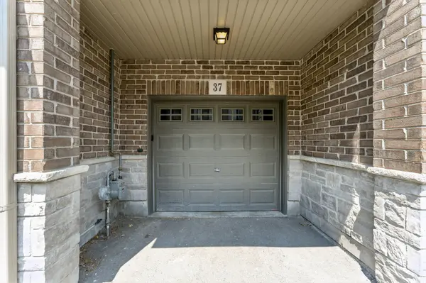 377 Glancaster RD #Unit 37, Hamilton, ON L9G 0G4