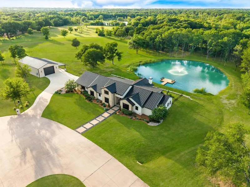 2100 Lake Crest Lane, Wills Point, TX 75169