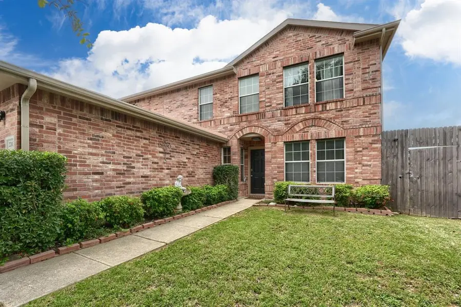 2203 Wagon Wheel Trail, Corinth, TX 76208