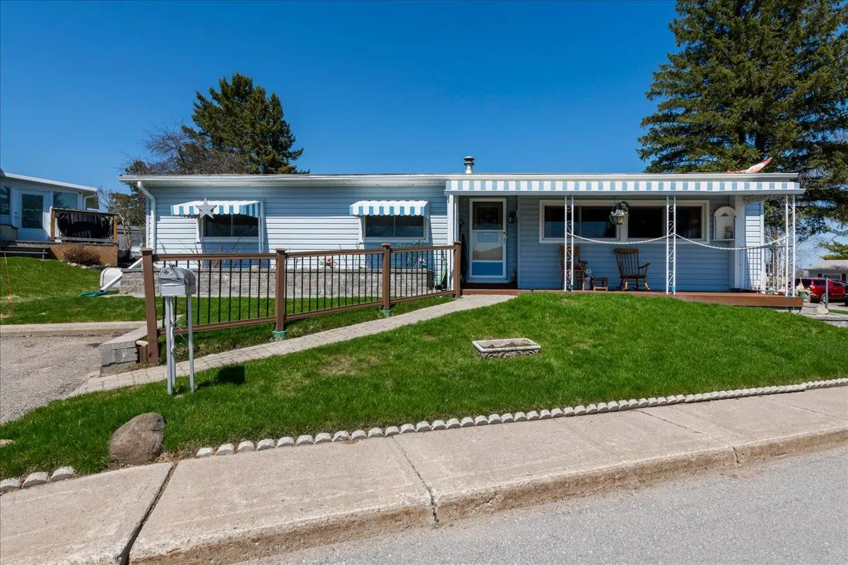 2 Mimosa CRES, Innisfil, ON L9S 1P7
