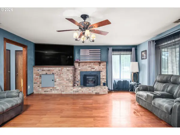 38613 HIGHWAY 58, Dexter, OR 97431