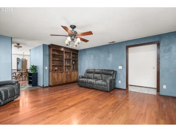 38613 HIGHWAY 58, Dexter, OR 97431