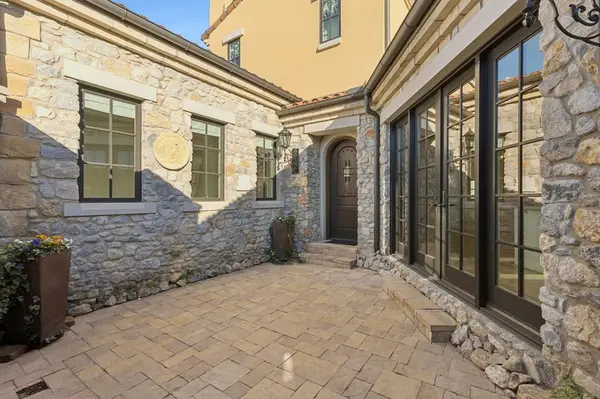 10 Comillas Drive, Westlake, TX 76262