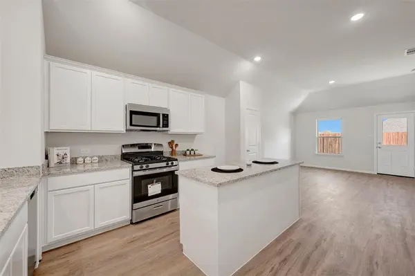 755 Hidden Feather Drive, Lavon, TX 75166