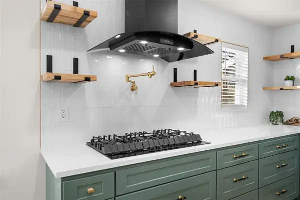 2807 Silkwood Street, Dallas, TX 75215