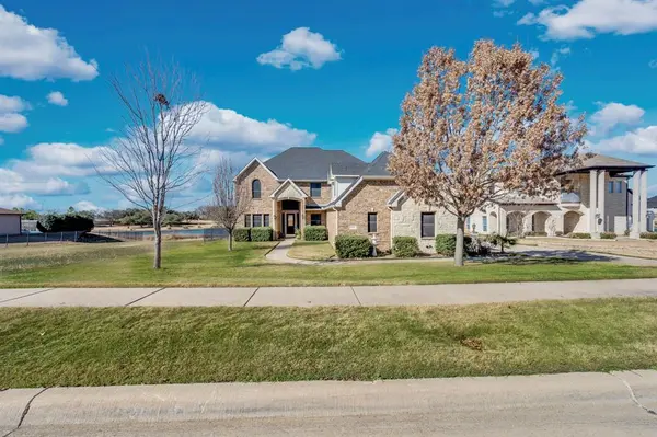 415 Breezeway Court, Cedar Hill, TX 75104