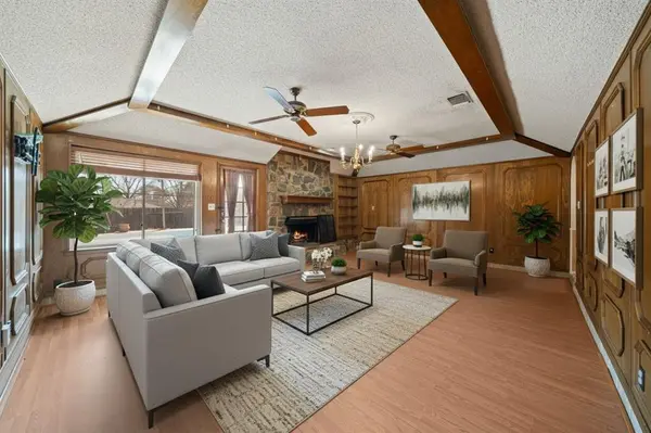 704 Morning Glory Lane, Bedford, TX 76021