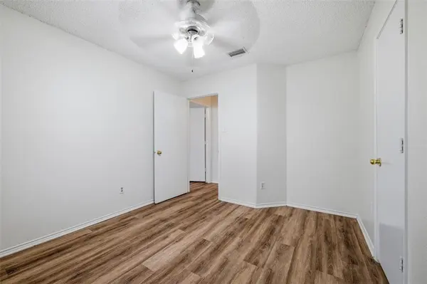 4238 Emerson Drive, Grand Prairie, TX 75052