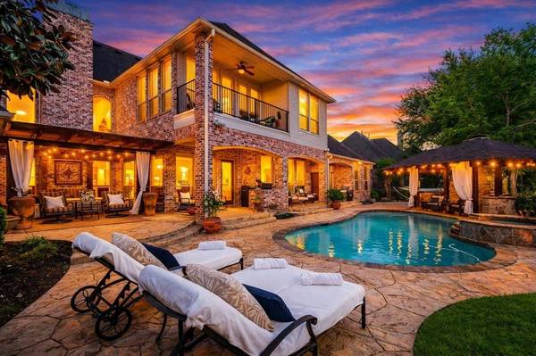 1919 Kings Pass, Heath, TX 75032