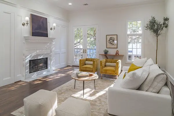 2224 Worthington Street, Dallas, TX 75204