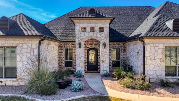 140 Rocky Run, Lipan, TX 76462