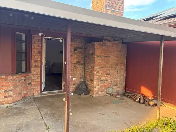 737 ASH Street, Burleson, TX 76028