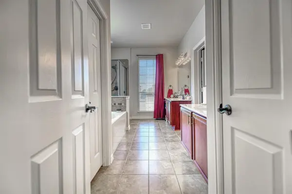 1129 Northlake Drive, Desoto, TX 75115