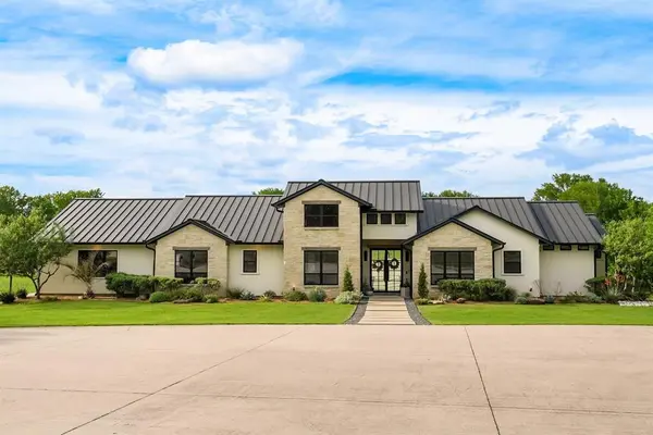 2100 Lake Crest Lane, Wills Point, TX 75169