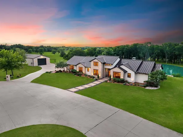 2100 Lake Crest Lane, Wills Point, TX 75169