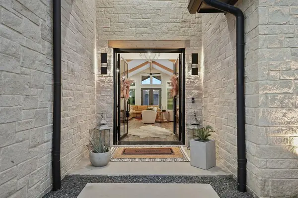 2100 Lake Crest Lane, Wills Point, TX 75169