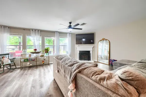 2203 Wagon Wheel Trail, Corinth, TX 76208