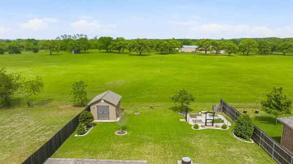 1021 Morningside Drive, Burleson, TX 76028