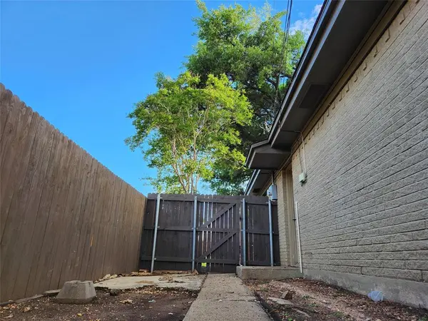 2822 Sunny Hill Lane, Farmers Branch, TX 75234