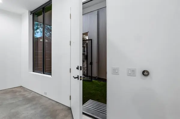 2422 N Carroll Avenue #2, Dallas, TX 75204