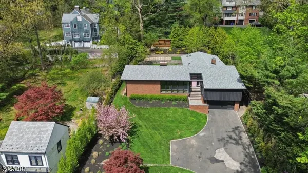 293 Wyoming Ave, Maplewood Twp., NJ 07040