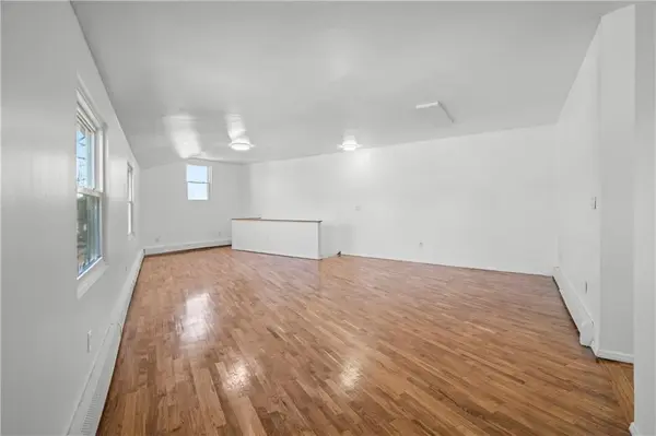 140-14 Charles LN, Queens, NY 11413