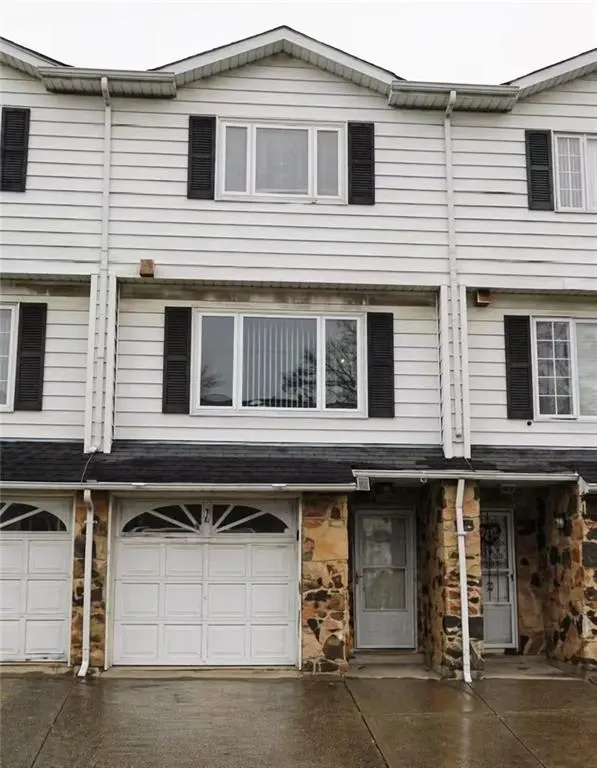 36 Carlyle GN, Staten  Island, NY 10312