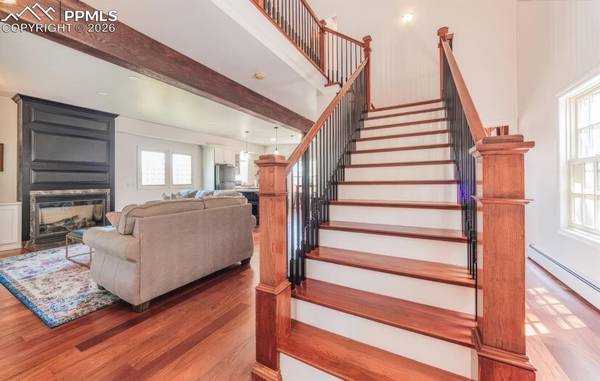 13 Oak PL, Manitou Springs, CO 80829