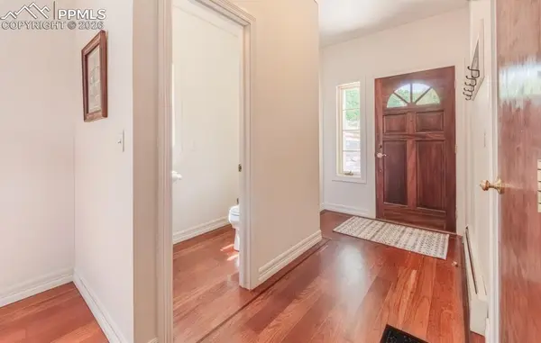 13 Oak PL, Manitou Springs, CO 80829